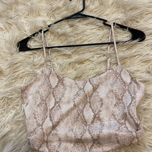 Forever 21 Tops - FOREVER 21 grey snake print cropped tank top size small great condition